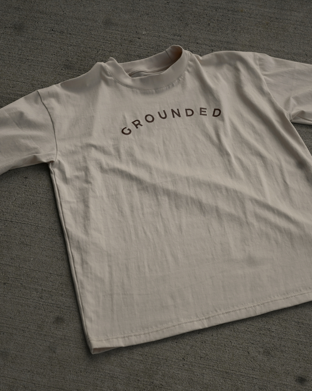 tee — bone